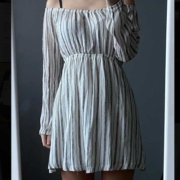 Ardene off the shoulder long sleeve mini dress - Picture 2 of 5